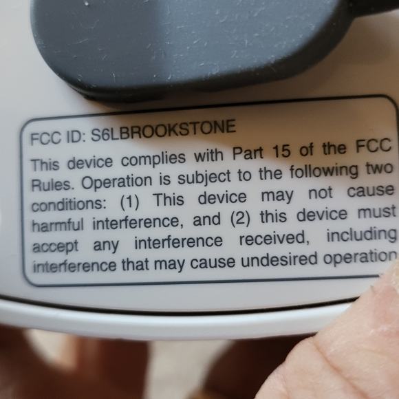 BROOKSTONE OUTDOOR WIRELESS SPEAKER - Picture 6 of 10